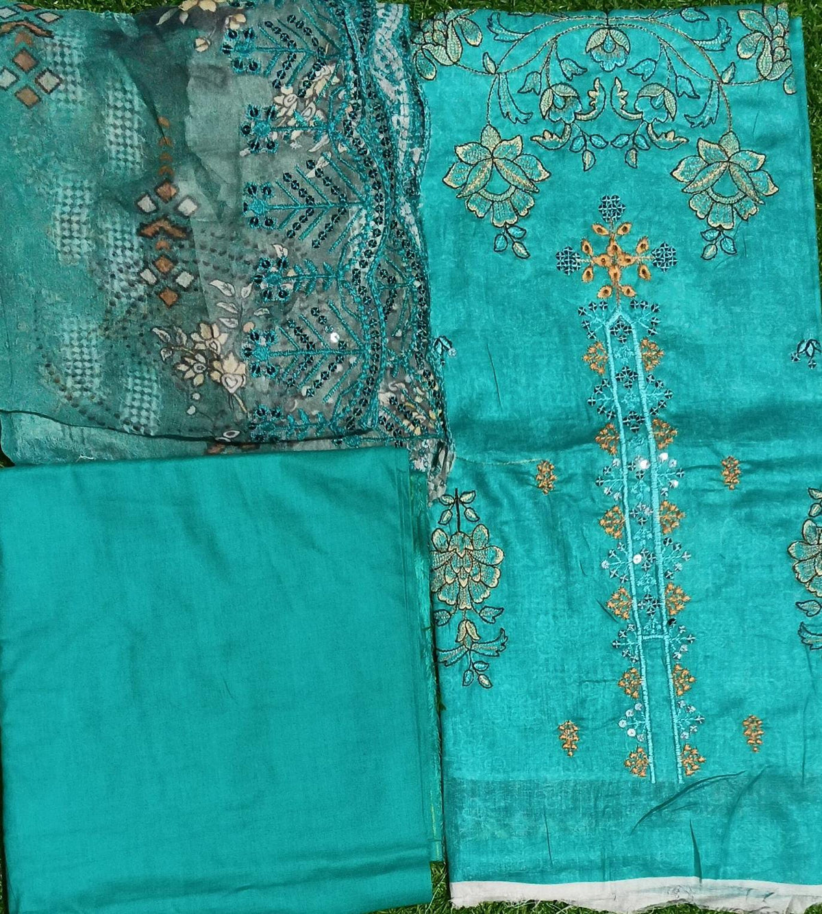 Women's Unstitched